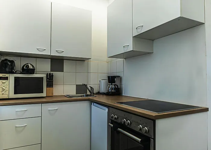 Pleasant 2br Near U6 Station Am Schoepfwerk דירה