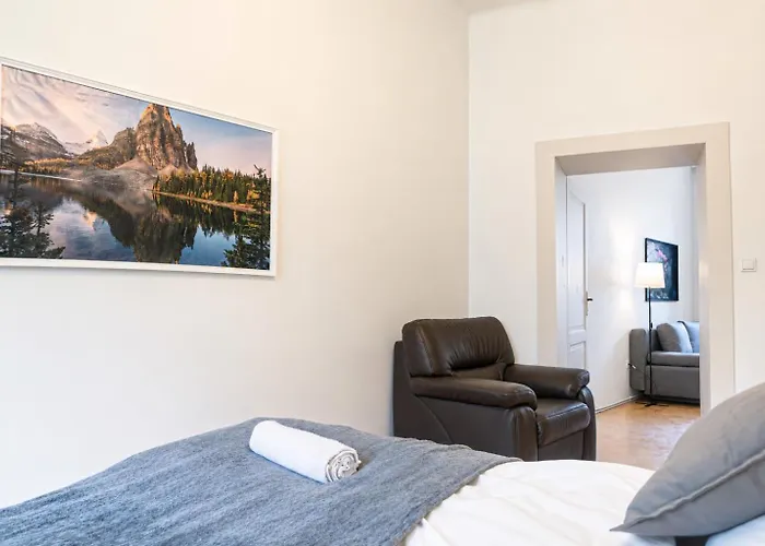 Pleasant 2br Near U6 Station Am Schoepfwerk דירה וינה