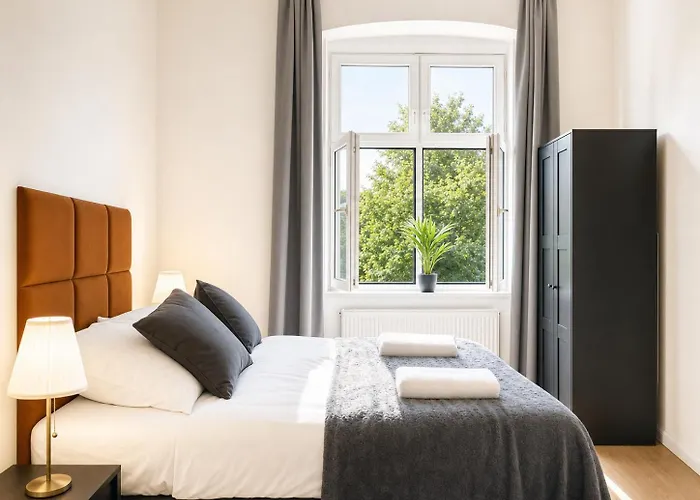 Pleasant 2br Near U6 Station Am Schoepfwerk * וינה