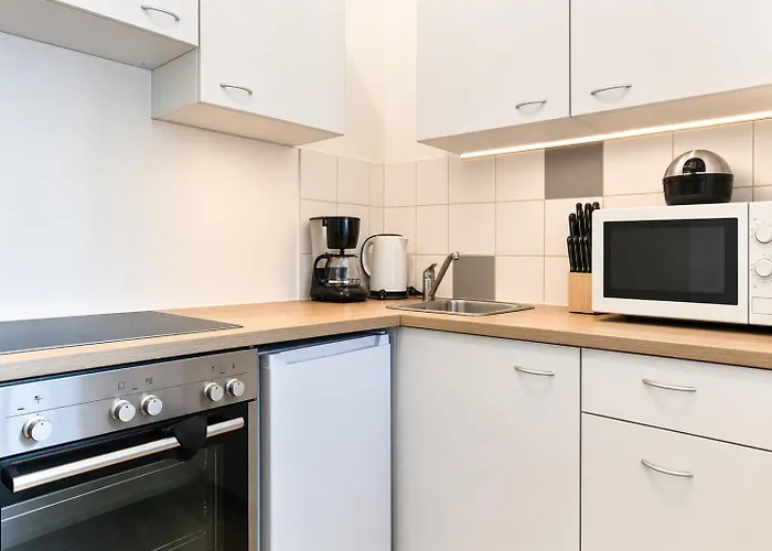 Pleasant 2br Near U6 Station Am Schoepfwerk דירה